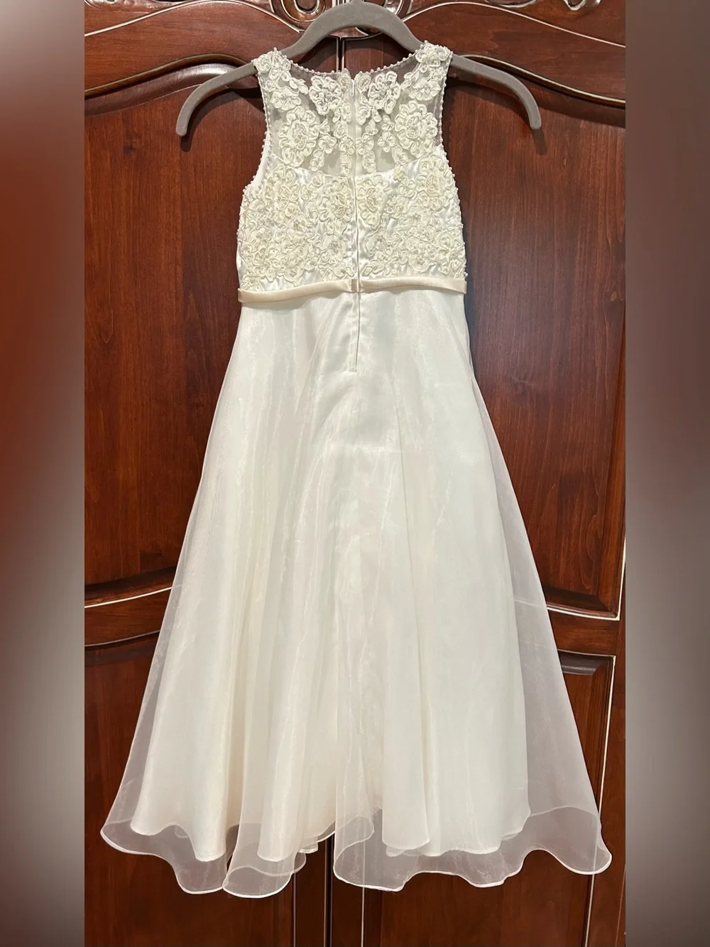 David's Bridal Ivory Floral Lace Bodice Flower Girl Gown - Picture 2 of 5